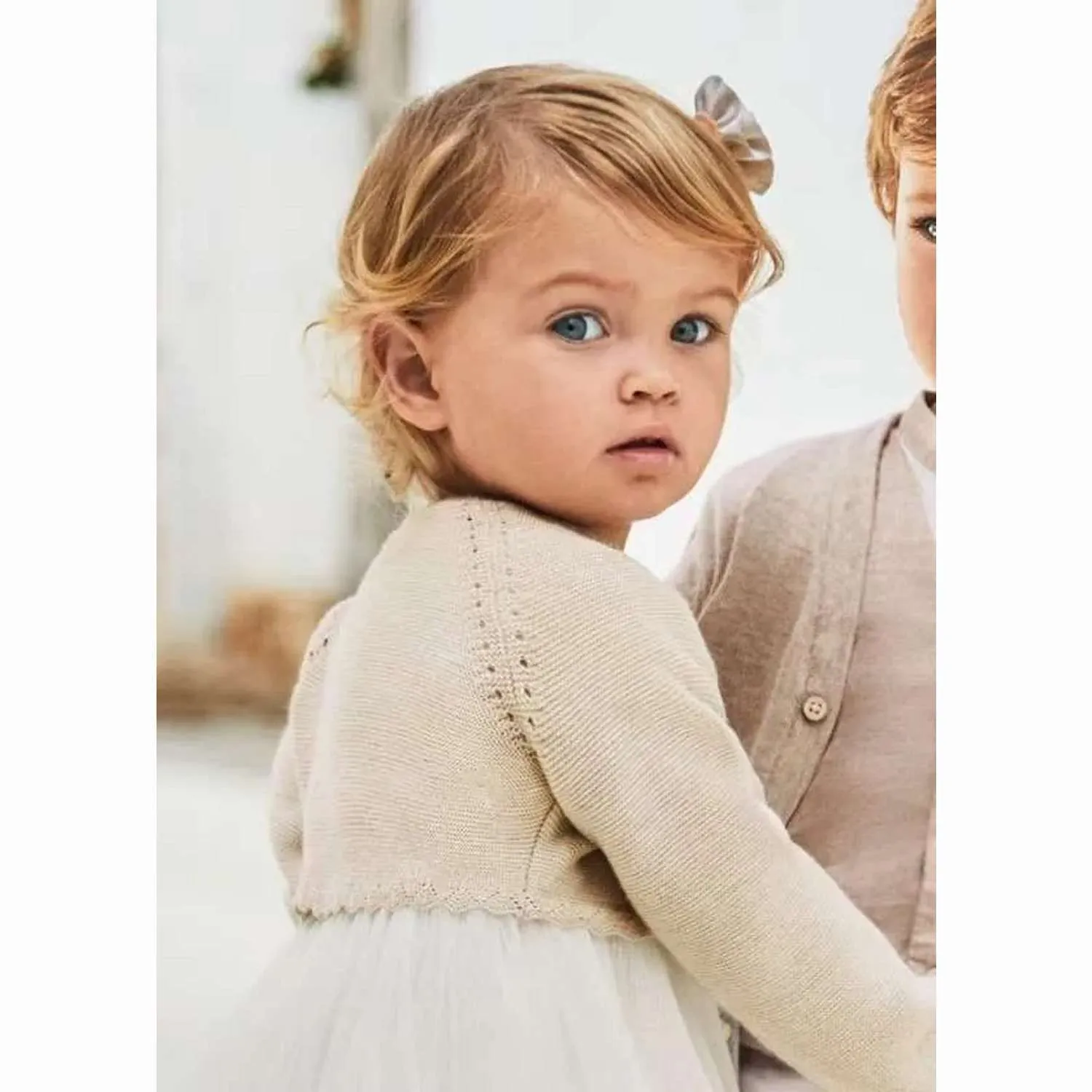 Mayoral Giacchina coprispalle in maglia 3 anni in color champagne e lurex oro art. 306 - immagine 2