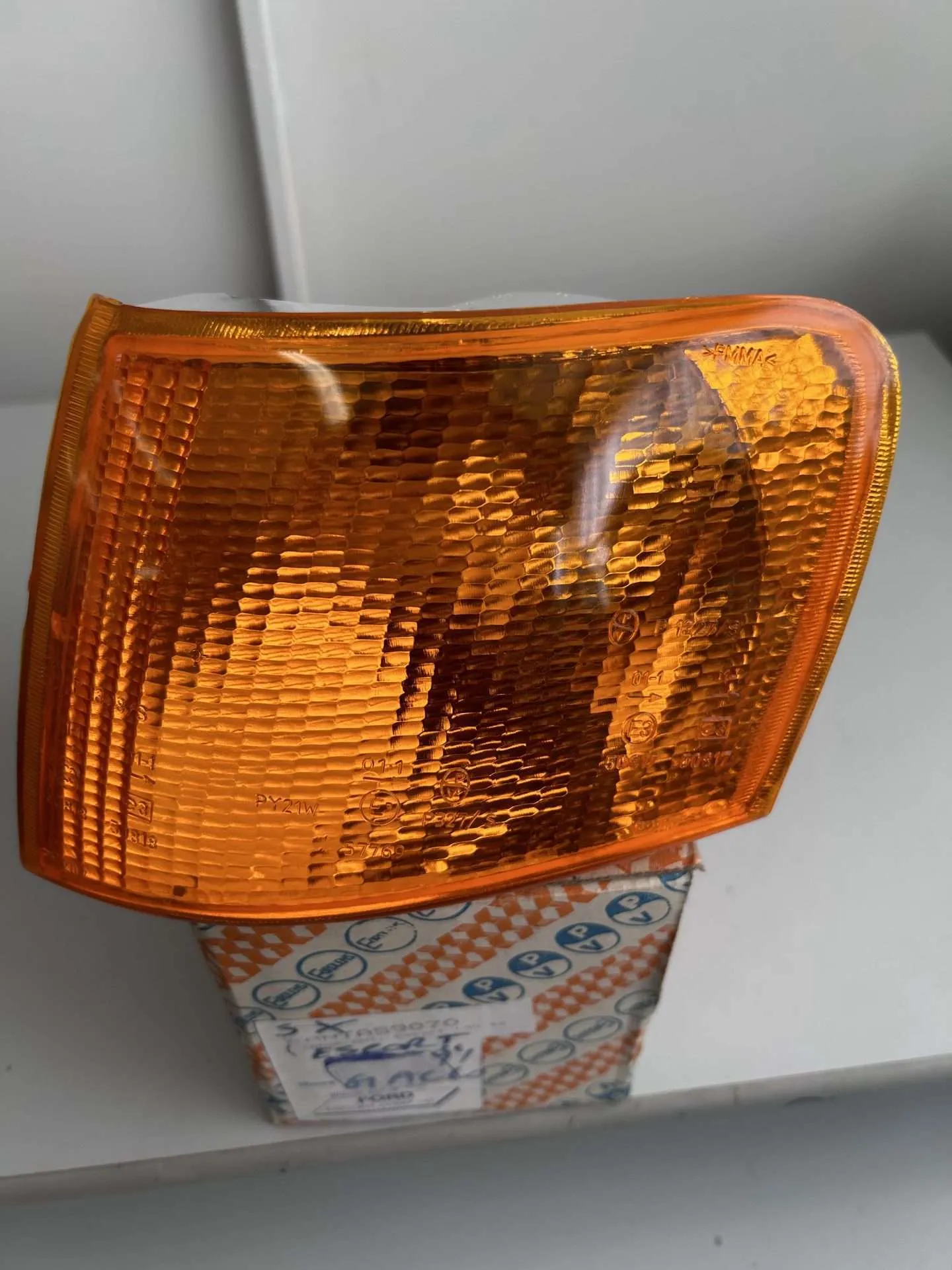 Fanale Anteriore SX Ford Escort Anno 90 - immagine 2