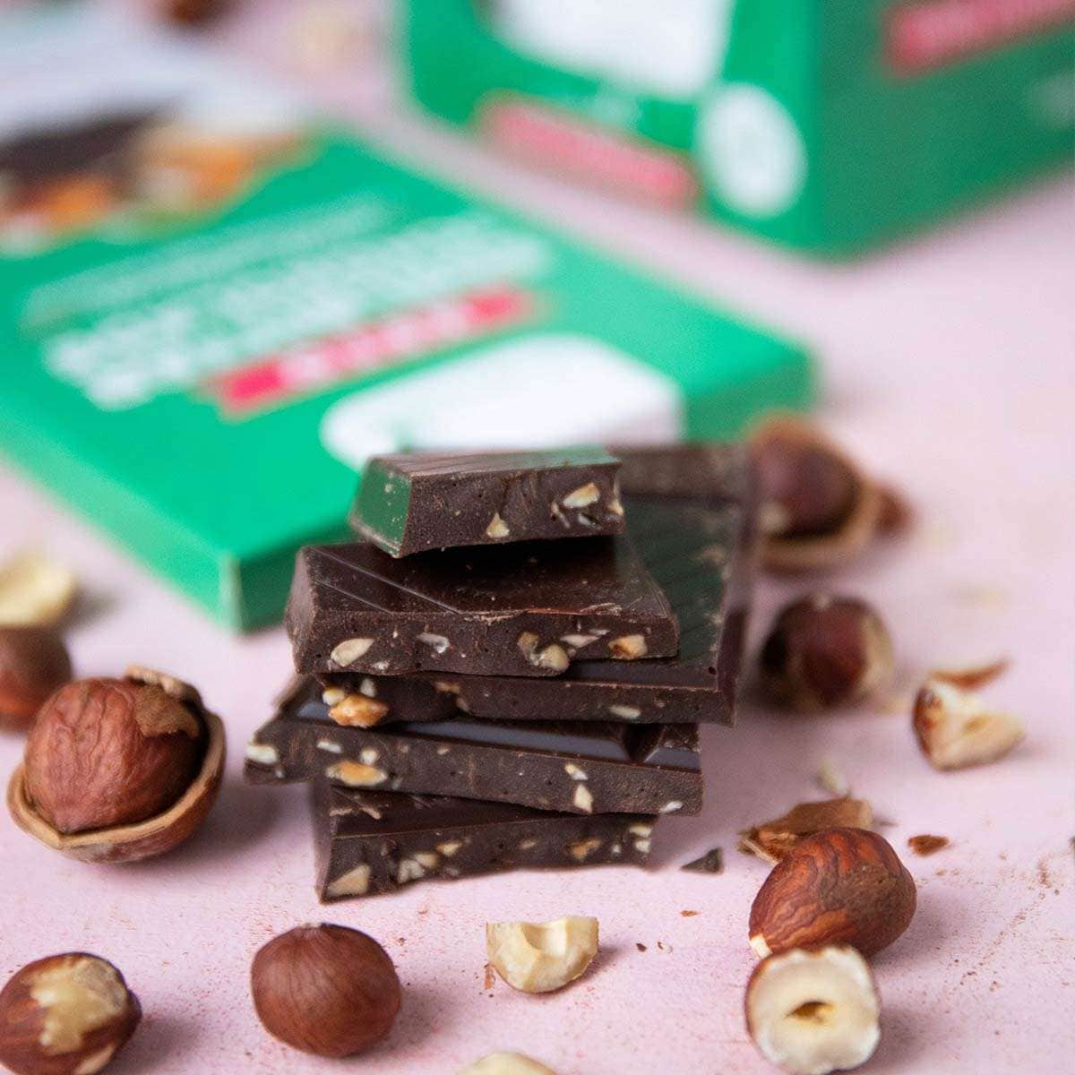 Cioccolato Fondente con nocciole Senza Zucchero 125gr