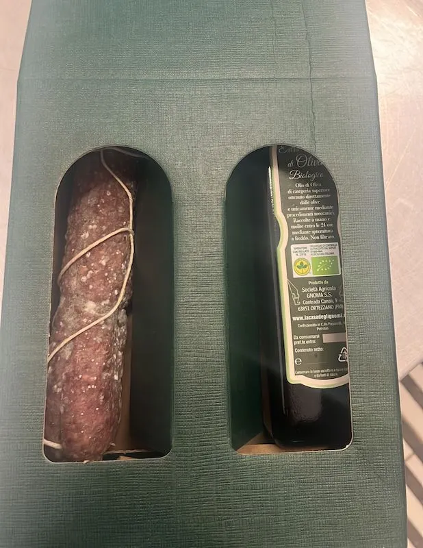 Cesto regalo piccolo olio e salame