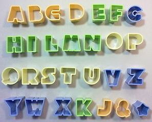Set 27 tagliapasta lettere cm 2.5